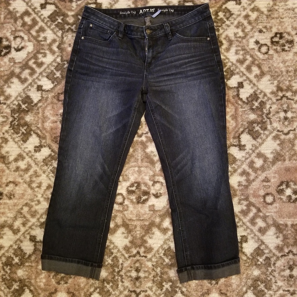 Stretchy denim capris